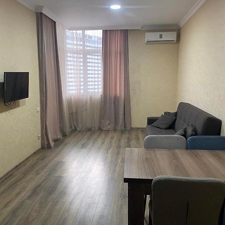Apartment Black Sea Side Batumi Bagian luar foto