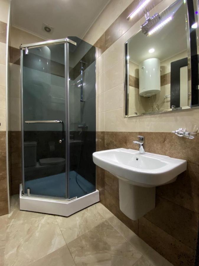 Apartment Black Sea Side Batumi Bagian luar foto